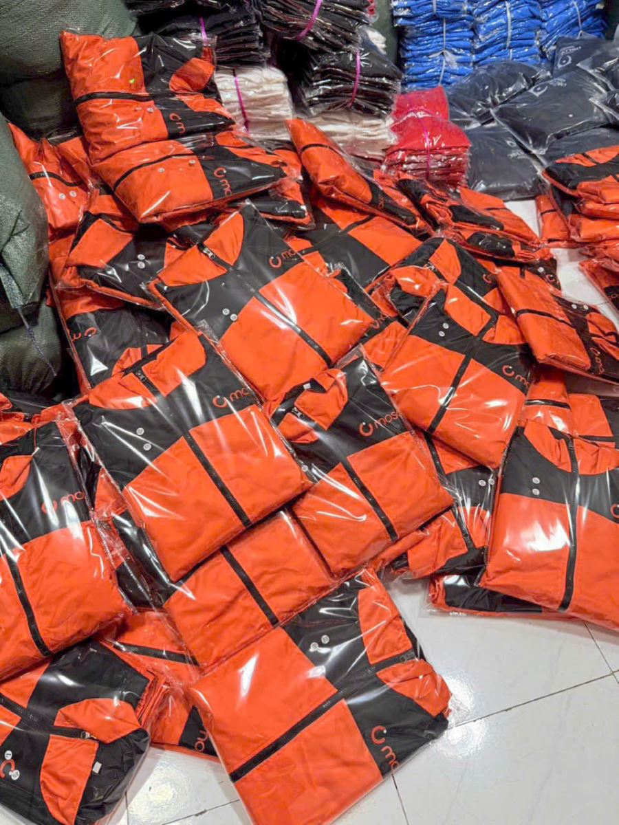 Hướng Dẫn Đặt May Áo Gió Đồng Phục Công Ty - Từ A Đến Z